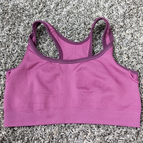 ✨3/$15 Patagonia purple sports bra XS - Picture 6 of 8